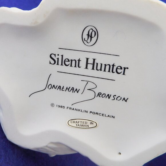 Silent Hunter Figurine Hawk Falcon on Branch Jonathan Bronson Franklin Porcelain - Picture 9 of 9